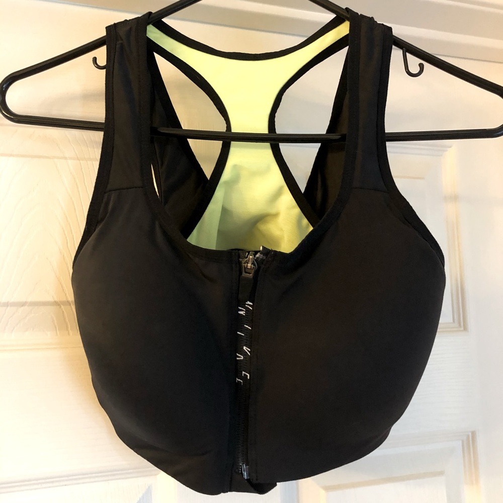 NIKE Sports Bra - Never Worn